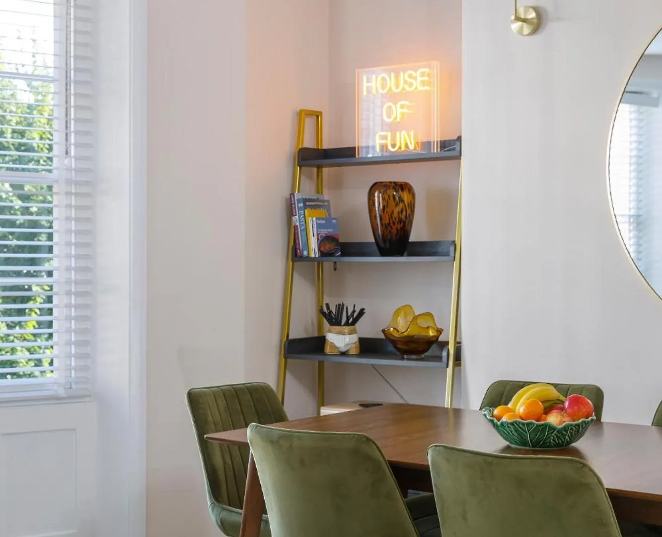The Chic Coastal Retreat - 3Bd Apartment Brighton