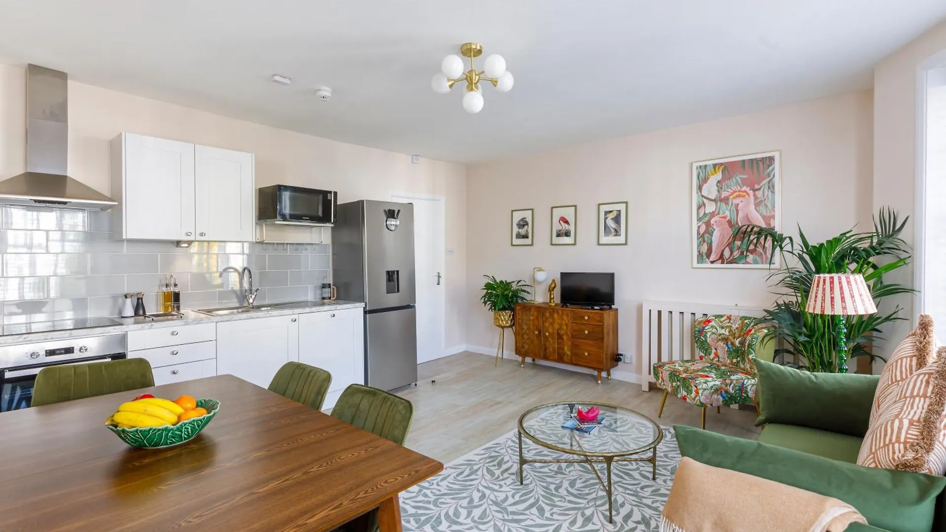 The Chic Coastal Retreat - 3Bd Apartment Brighton United Kingdom