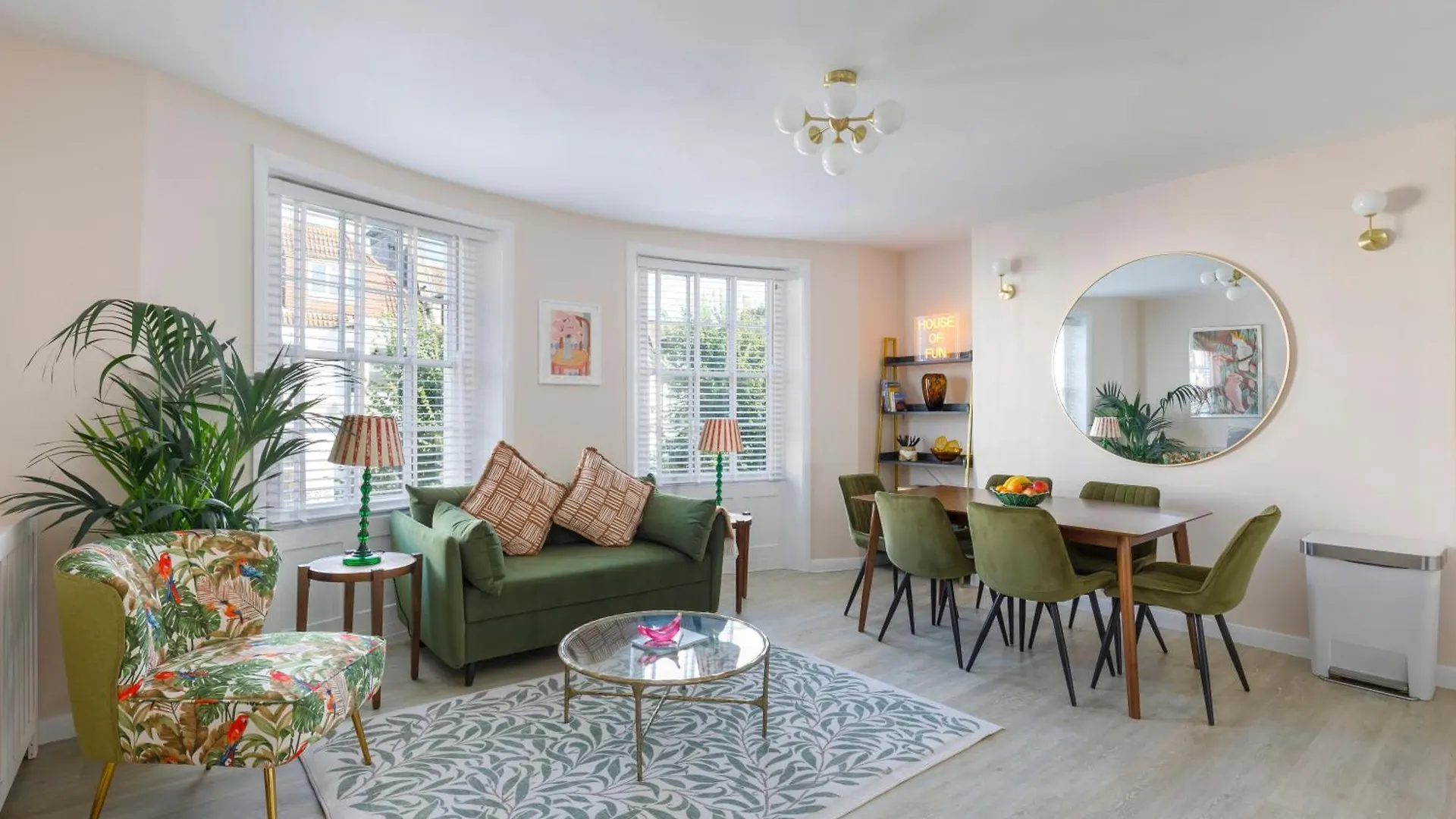 The Chic Coastal Retreat - 3Bd Apartment Brighton