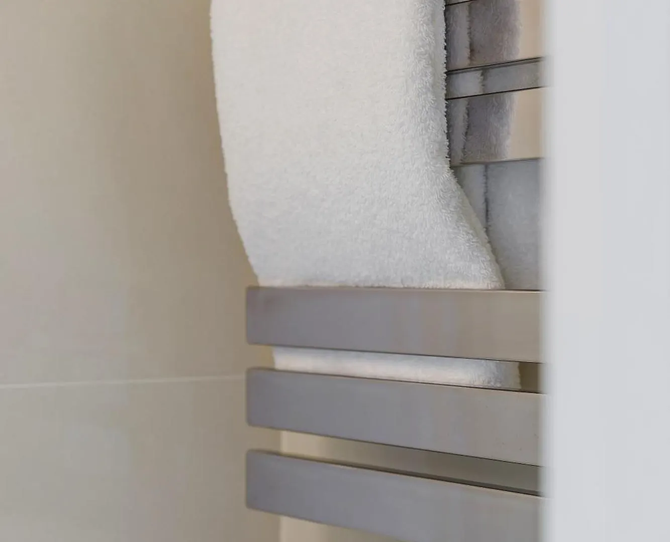 The Chic Coastal Retreat - 3Bd Apartment Brighton