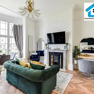 Apartment Seaside By Bluehouse Short Lets With Stunning Views Leisure Family, Brighton